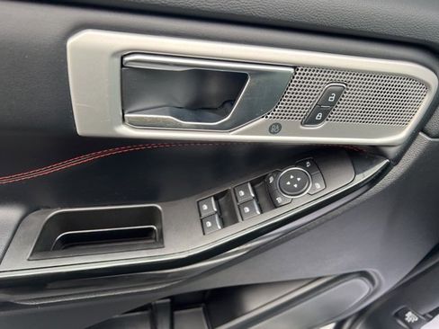 Used 2022 Ford Explorer ST-Line w/ Class IV Trailer Tow Package image 9