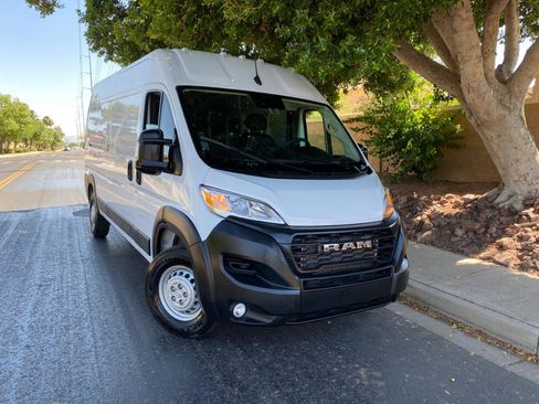 Used 2026 RAM ProMaster 2500 w/ Convenience Group FWD image 4