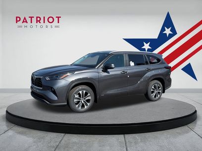 New 2025 Toyota Highlander XLE