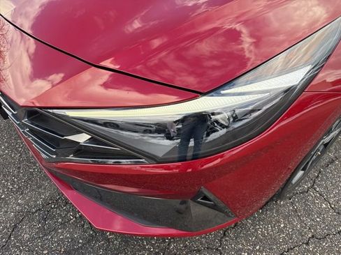 Used 2023 Hyundai Elantra Limited image 28