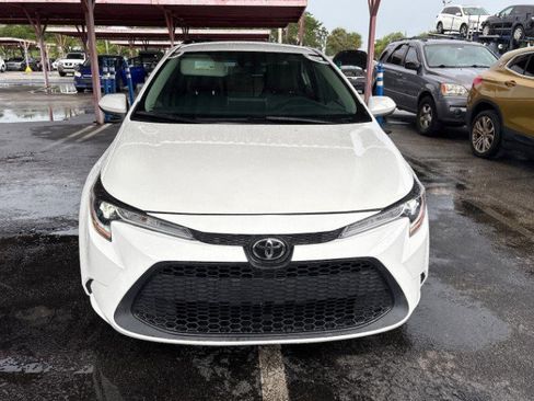 Used 2020 Toyota Corolla LE FWD image 2