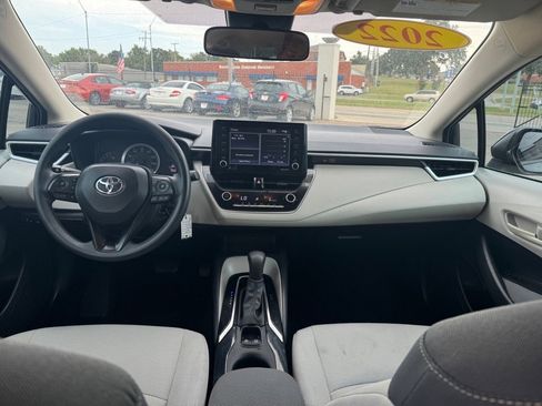 Used 2022 Toyota Corolla LE image 10