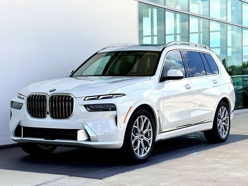 New 2026 BMW X7 xDrive40i w/ Premium Package image 9