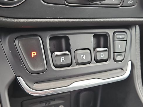 Used 2021 GMC Terrain SLT w/ Infotainment Package II AWD/4WD image 25
