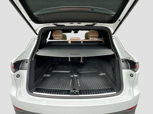 Certified 2023 Porsche Cayenne Platinum Edition AWD/4WD image 28