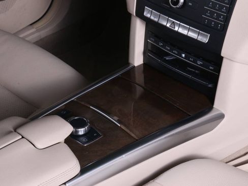 Used 2016 Mercedes-Benz E 350 Sedan image 45