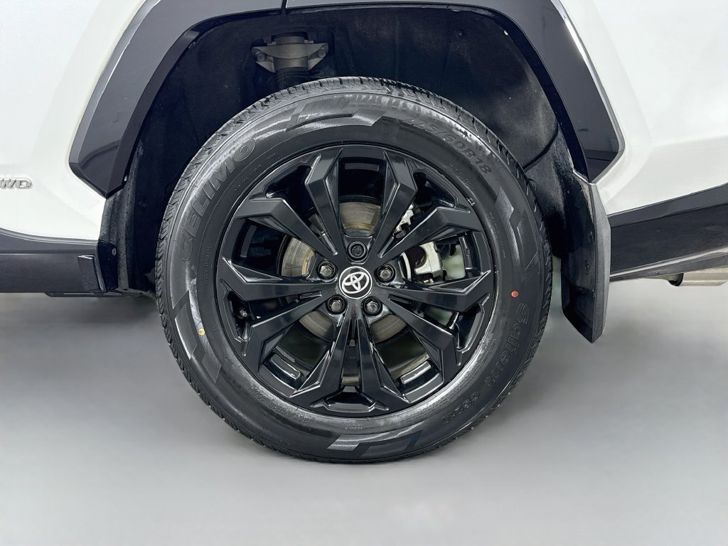 Used 2024 Toyota RAV4 XSE AWD/4WD image 43