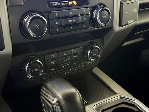 Used 2020 Ford F150 Lariat image 17