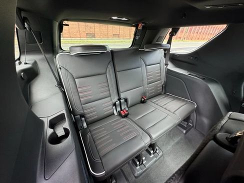 Used 2025 GMC Yukon AT4 Ultimate AWD/4WD image 21