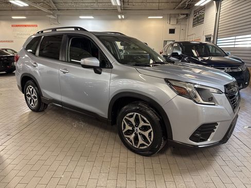Used 2022 Subaru Forester Premium image 5