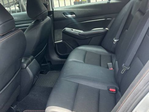 Used 2019 Nissan Altima 2.5 SR w/ SR Premium Package FWD image 3