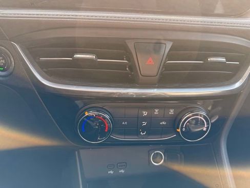 Used 2024 Buick Encore GX Sport Touring image 17