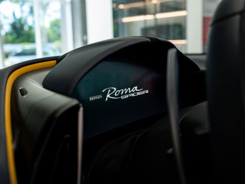 Used 2024 Ferrari Roma Spider image 31