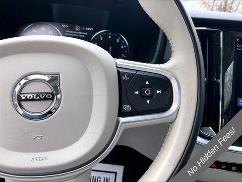 Used 2022 Volvo S60 B5 Momentum w/ Climate Package FWD image 17