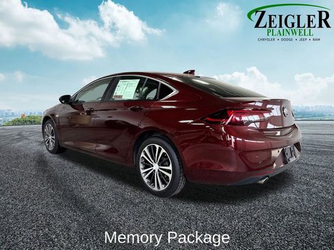Used 2019 Buick Regal Essence w/ Driver Confidence Package I FWD image 3