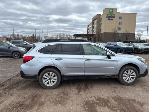 Used 2019 Subaru Outback 2.5i Premium AWD/4WD image 7