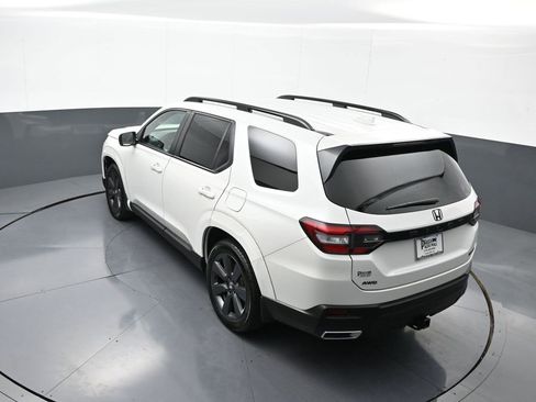 Certified 2023 Honda Pilot Sport image 39