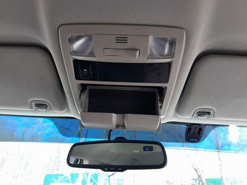 Used 2016 Toyota Tacoma SR5 w/ SR5 Appearance Package (SN) image 40