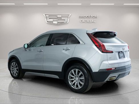 Used 2022 Cadillac XT4 Premium Luxury w/ Safety Alert Package AWD/4WD image 5