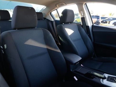 Used 2011 MAZDA MAZDA3 i Touring image 21