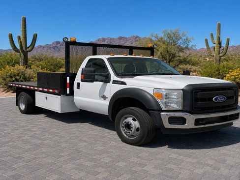 Used 2016 Ford F550 2WD Regular Cab Super Duty image 1