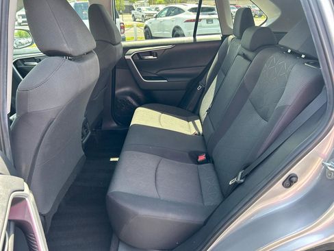 Used 2021 Toyota RAV4 XLE image 11