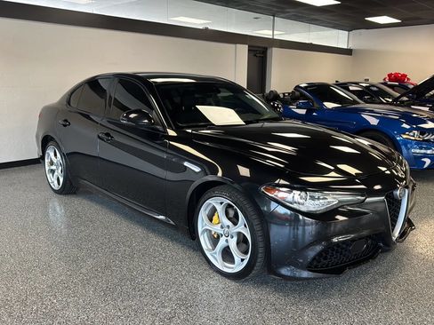 Used 2018 Alfa Romeo Giulia Ti Sport w/ Quick Order Package 22S Sport AWD/4WD image 7