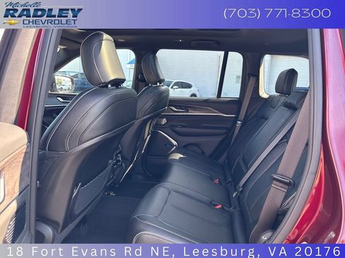 Used 2023 Jeep Grand Cherokee Overland AWD/4WD image 23