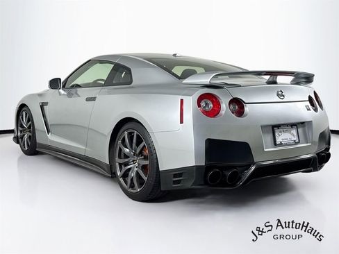 Used 2013 Nissan GT-R Premium AWD/4WD image 5