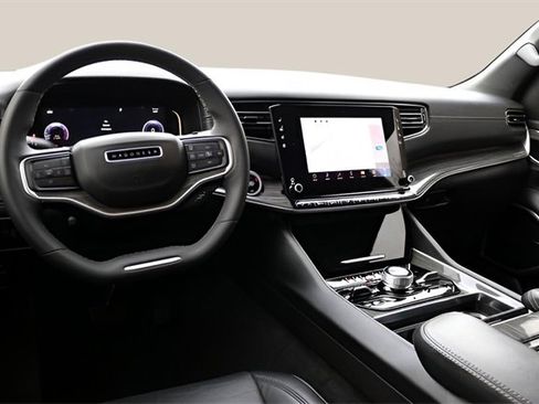 Used 2022 Jeep Wagoneer Series III w/ Flexible Seating Group image 13