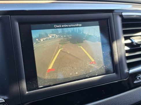 Used 2019 Chrysler Pacifica Touring Plus FWD image 27