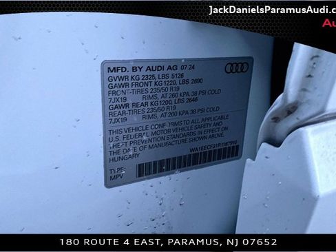 Used 2024 Audi Q3 2.0T Premium Plus image 11