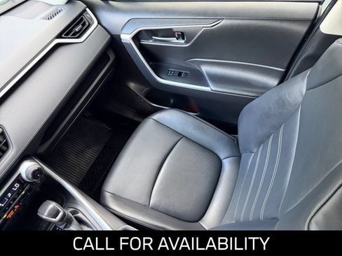 Used 2022 Toyota RAV4 XLE Premium FWD image 38