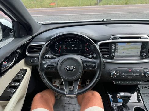 Used 2017 Kia Sorento SX AWD/4WD image 16