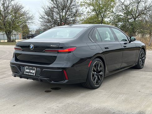New 2026 BMW 740i image 8