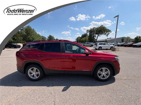 Used 2023 GMC Terrain SLE w/ Driver Convenience Package FWD image 1