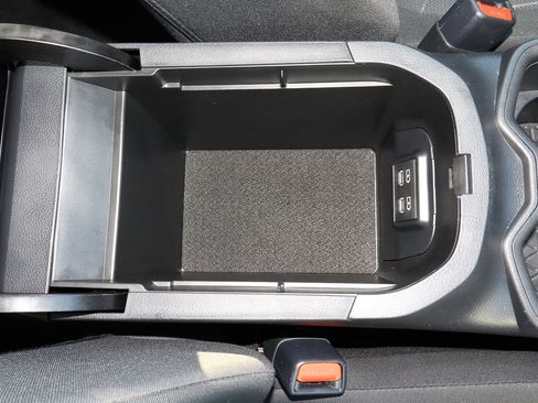 Used 2024 Toyota RAV4 XLE image 23