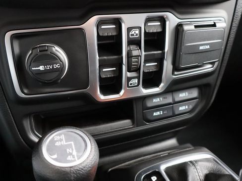 New 2025 Jeep Gladiator Sport image 24