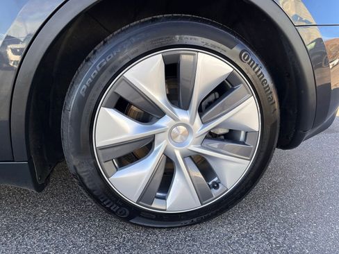 Used 2024 Tesla Model Y Long Range image 10