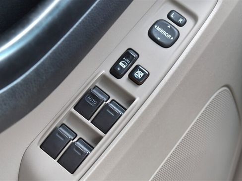 Used 2008 Toyota 4Runner SR5 AWD/4WD image 16