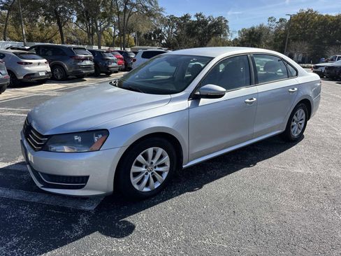 Used 2012 Volkswagen Passat 2.5 S image 2