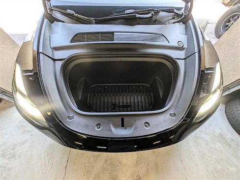 Used 2021 Tesla Model Y Long Range AWD/4WD image 17