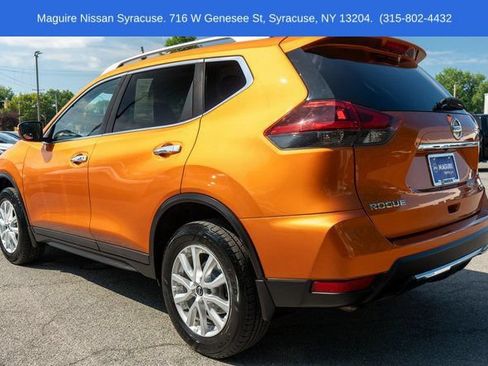 Used 2018 Nissan Rogue SV AWD/4WD image 8
