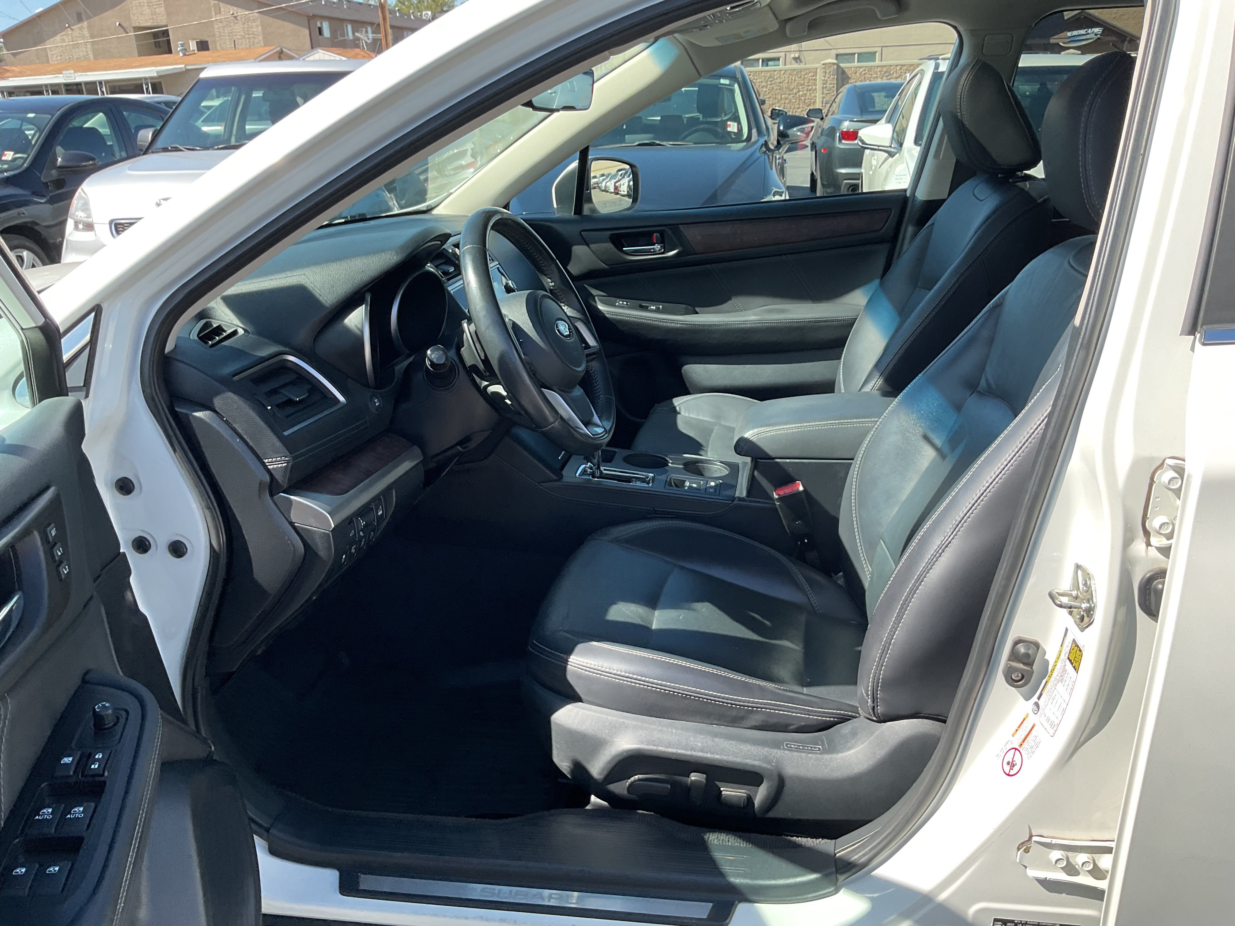 Used 2018 Subaru Outback 3.6R Limited AWD/4WD image 12