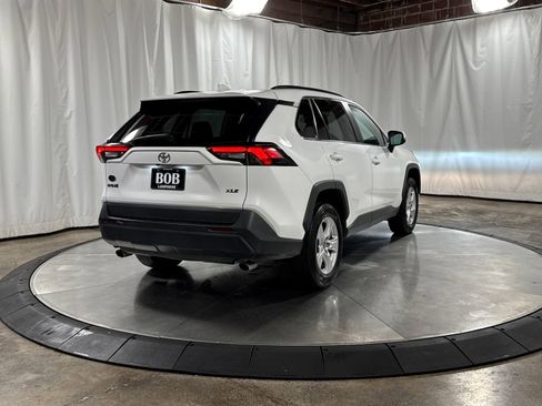 Used 2021 Toyota RAV4 XLE FWD image 8