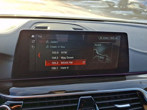 Used 2018 BMW 530i xDrive image 19