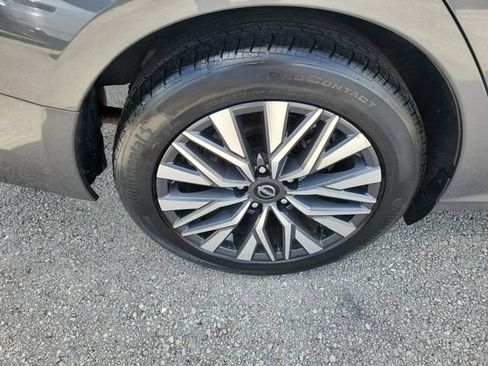 Used 2024 Nissan Altima 2.5 SV FWD image 7