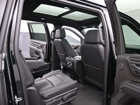 Used 2024 GMC Yukon XL Denali image 44