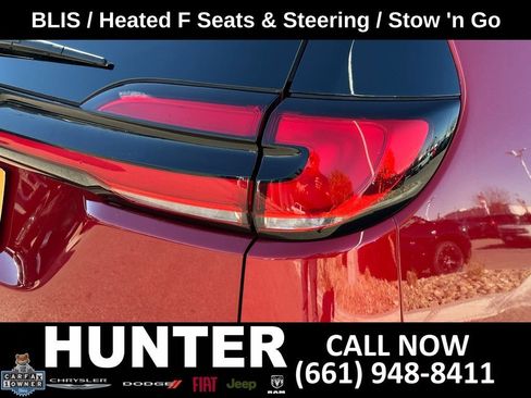 Used 2024 Chrysler Pacifica Touring-L FWD image 19