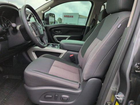 Used 2024 Nissan Titan SV w/ SV Convenience Package AWD/4WD image 15
